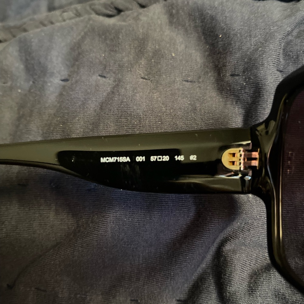McM Glasses